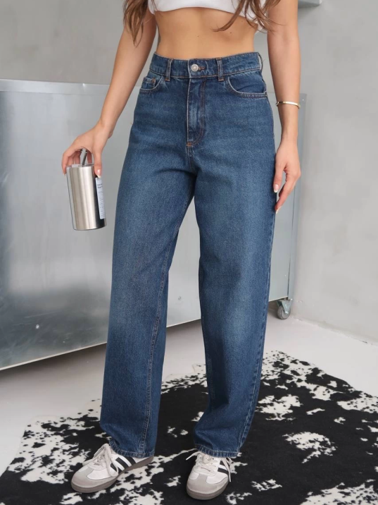 Arkadan tokalı jeans pantolon Arkadan tokalı jeans pantolon