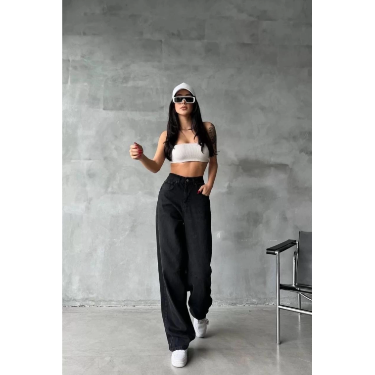 Arkadan tokalı jeans pantolon Siyah Arkadan tokalı jeans pantolon Siyah