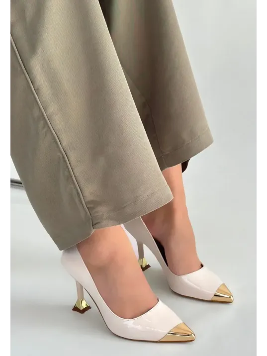 Artem Bej Rugan Topuklu Ayakkabı Artem Bej Rugan Topuklu Ayakkabı