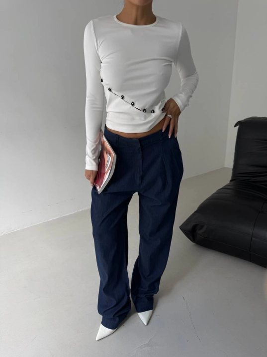 Asimetrik alt detaylı bluz beyaz Asimetrik alt detaylı bluz beyaz