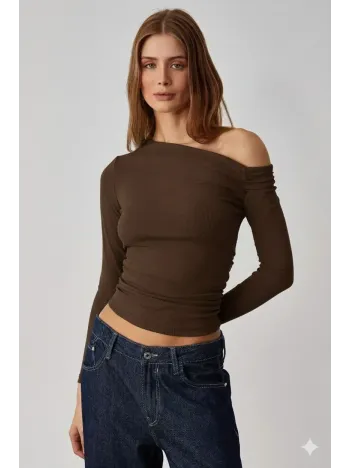 Asimetrik Yaka Bluz Kahve Pt Asimetrik Yaka Bluz Kahve Pt