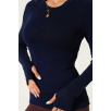 Basic Parmak Geçirme Detaylı Bluz Lacivert T4266 Basic Parmak Geçirme Detaylı Bluz Lacivert T4266