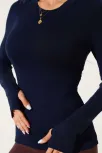 Basic Parmak Geçirme Detaylı Bluz Lacivert T4266