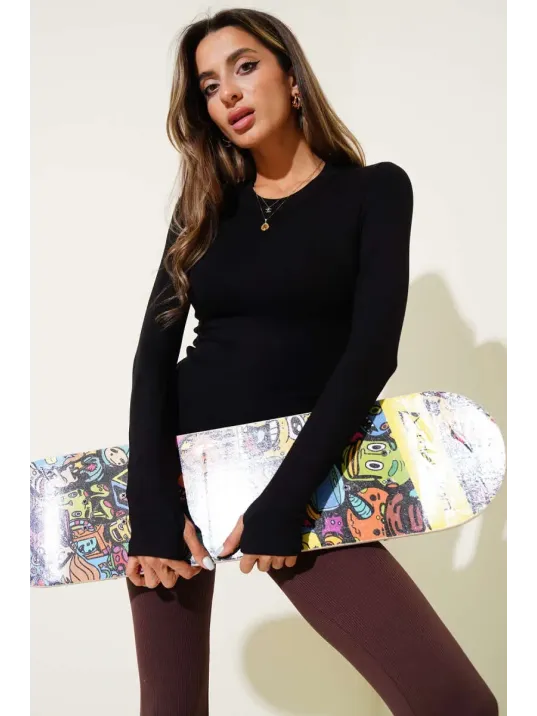 Basic Parmak Geçirme Detaylı Bluz Siyah T4266