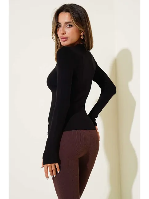 Basic Parmak Geçirme Detaylı Bluz Siyah T4266