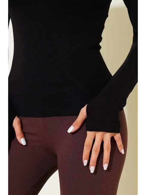 Basic Parmak Geçirme Detaylı Bluz Siyah T4266