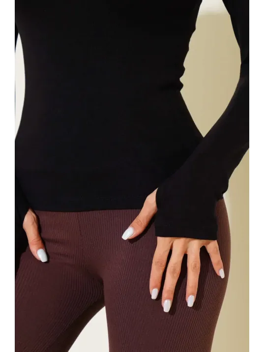 Basic Parmak Geçirme Detaylı Bluz Siyah T4266
