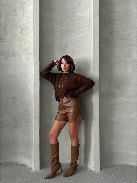 Beli Lastikli Çıtçıtlı Deri Şort Kahve W241007