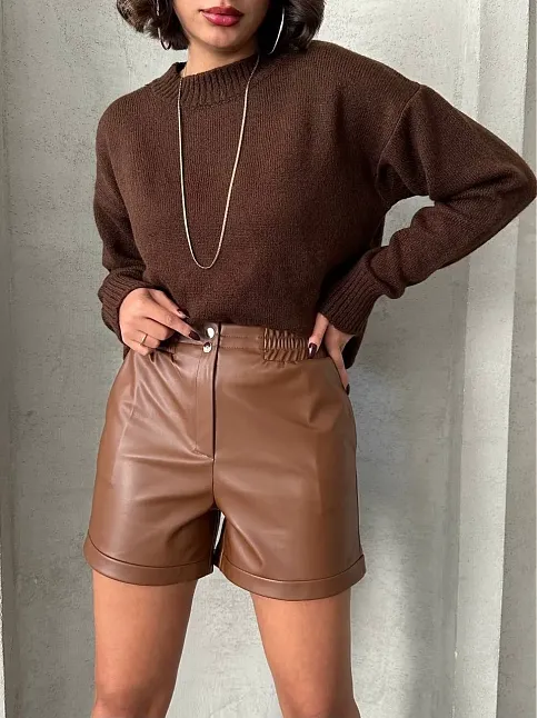 Beli Lastikli Çıtçıtlı Deri Şort Kahve W241007