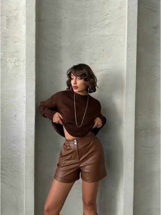 Beli Lastikli Çıtçıtlı Deri Şort Kahve W241007