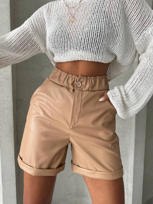 Beli lastikli duble paça deri şort bej w24755 Beli lastikli duble paça deri şort bej w24755