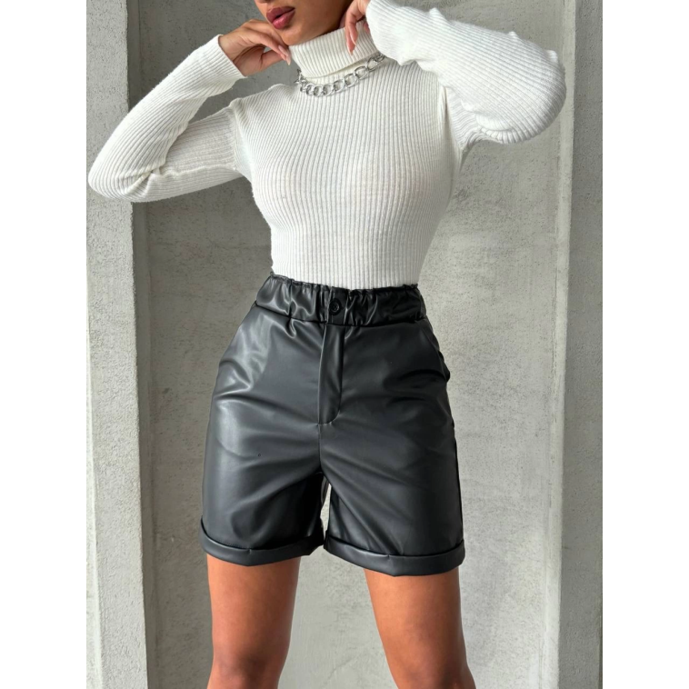 Beli lastikli duble paça deri şort siyah w24755 Beli lastikli duble paça deri şort siyah w24755