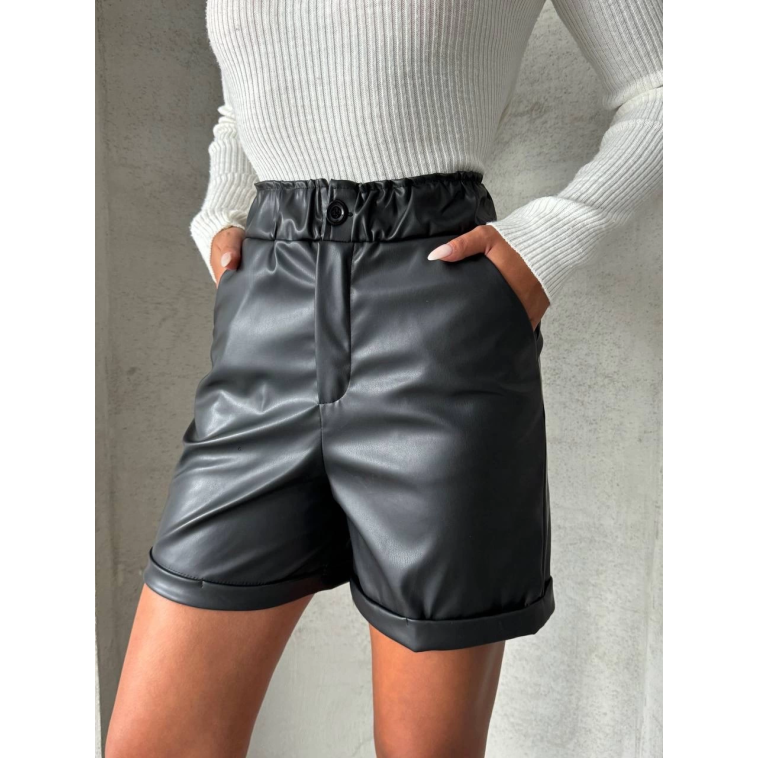 Beli lastikli duble paça deri şort siyah w24755 Beli lastikli duble paça deri şort siyah w24755
