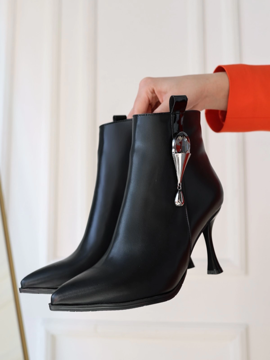 Biort Siyah Cilt Topuklu Bot