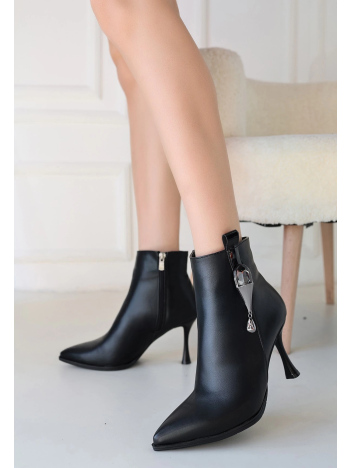 Biort Siyah Cilt Topuklu Bot Biort Siyah Cilt Topuklu Bot