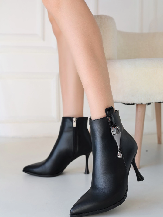 Biort Siyah Cilt Topuklu Bot