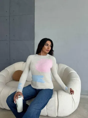 Bıyıklı Triko Kazak Beyaz