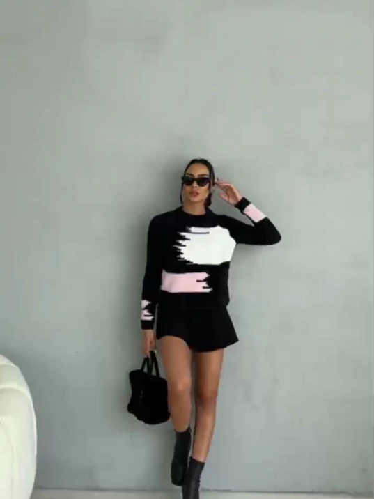 Bıyıklı triko kazak siyah Bıyıklı triko kazak siyah