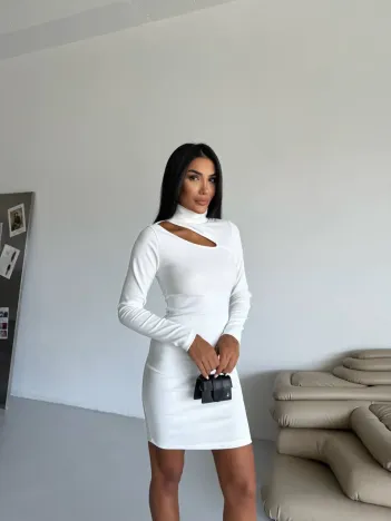 Boğazlı Gögüs Dekolteli Elbise Beyaz F2333 Boğazlı Gögüs Dekolteli Elbise Beyaz F2333