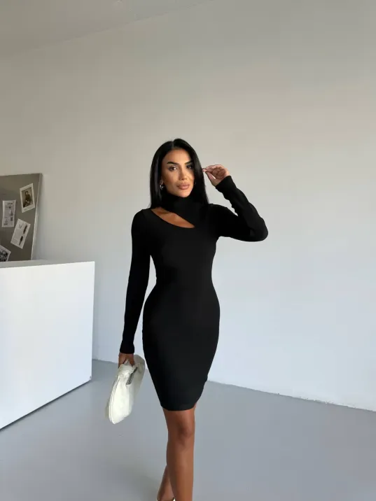 Boğazlı Gögüs Dekolteli Elbise Siyah F2333