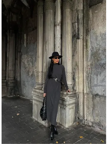 Boğazlı Kalın Bürümcük Uzun Elbise Siyah