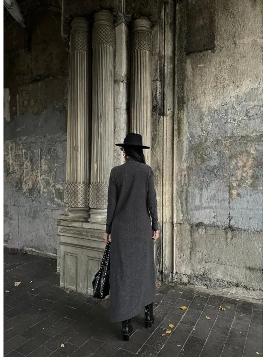 Boğazlı Kalın Bürümcük Uzun Elbise Siyah