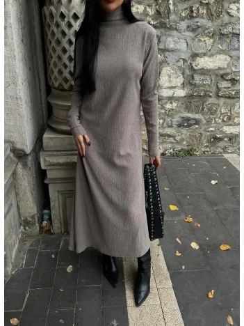 Boğazlı Kalın Bürümcük Uzun Elbise Vizon Boğazlı Kalın Bürümcük Uzun Elbise Vizon