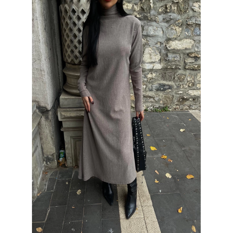 Boğazlı kalın bürümcük uzun elbise vizon Boğazlı kalın bürümcük uzun elbise vizon