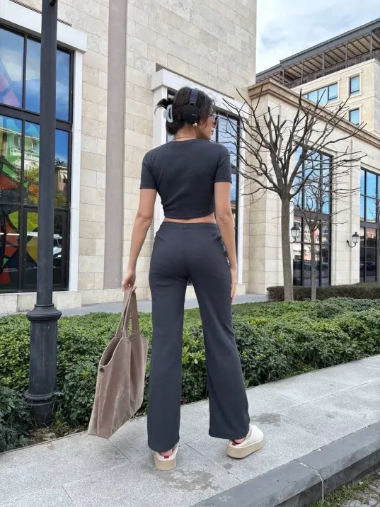 Bol Paça Pantolonlu Alt Üst Takım Bol Paça Pantolonlu Alt Üst Takım