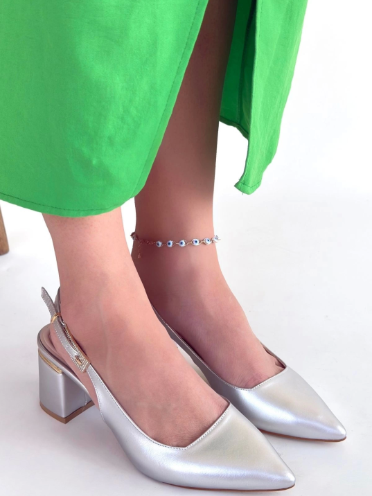 Buant Gümüş Cilt Topuklu Ayakkabı Buant Gümüş Cilt Topuklu Ayakkabı