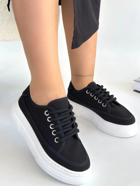 Carin Siyah Keten Bağcıklı Spor Ayakkabı Carin Siyah Keten Bağcıklı Spor Ayakkabı