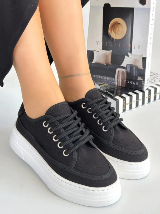 Carin Siyah Keten Bağcıklı Spor Ayakkabı Carin Siyah Keten Bağcıklı Spor Ayakkabı