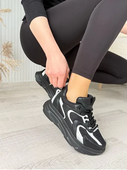 Cata Siyah Cilt Beyaz Detaylı Spor Ayakkabı