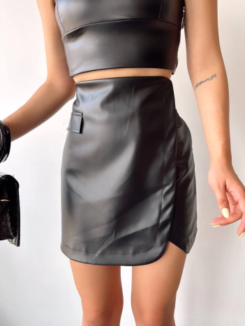 Cep detaylı oval kapaklı deri etek siyah h240048 Cep detaylı oval kapaklı deri etek siyah h240048