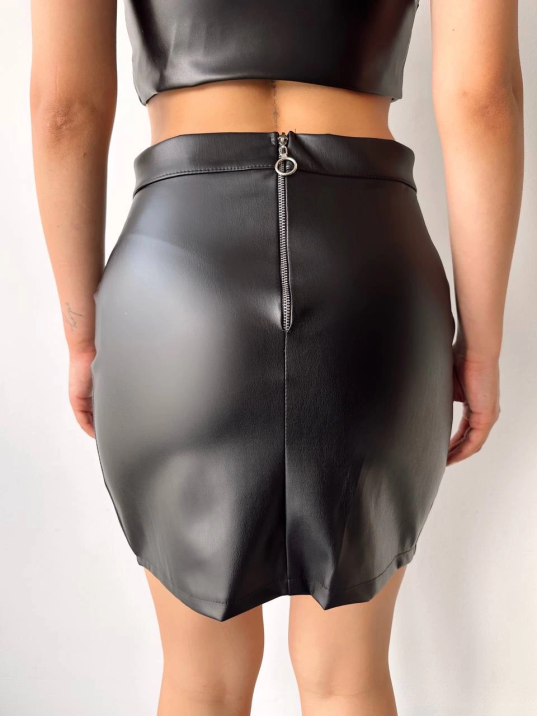 Cep detaylı oval kapaklı deri etek siyah h240048 Cep detaylı oval kapaklı deri etek siyah h240048