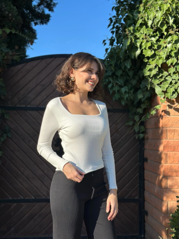 Çerçeve yaka kaşkorse bluz beyaz Çerçeve yaka kaşkorse bluz beyaz