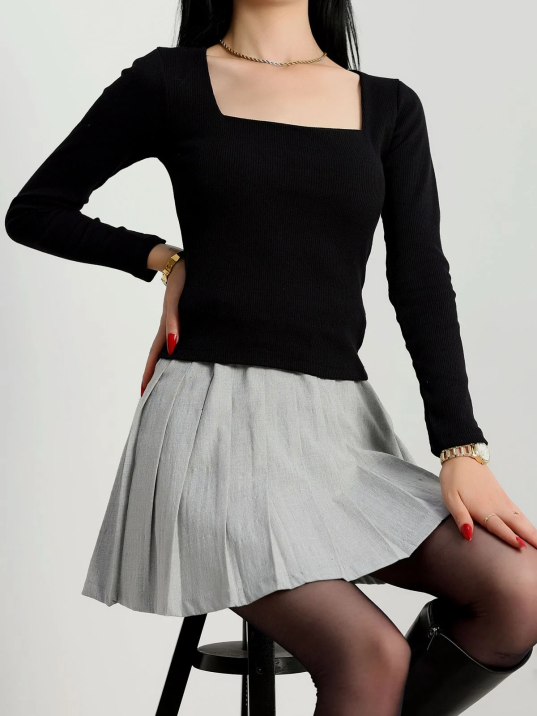 Çerçeve yaka kaşkorse bluz siyah Çerçeve yaka kaşkorse bluz siyah