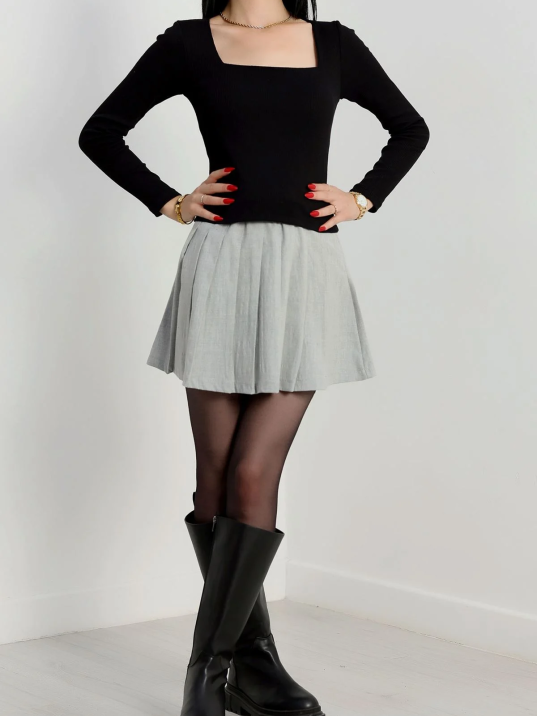 Çerçeve yaka kaşkorse bluz siyah Çerçeve yaka kaşkorse bluz siyah