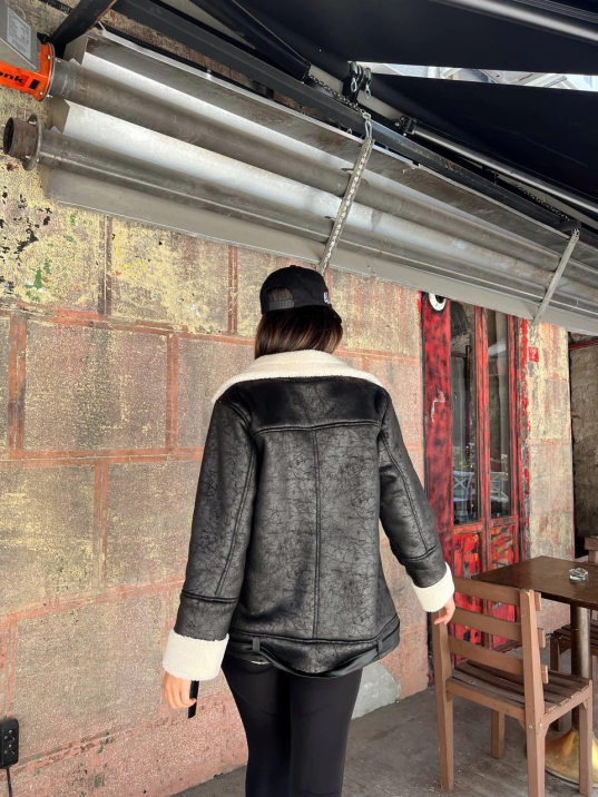 CHANEL DERİ SÜET KRAŞLI İÇİ PELUŞLU KAPLAMA KABAN CHANEL DERİ SÜET KRAŞLI İÇİ PELUŞLU KAPLAMA KABAN