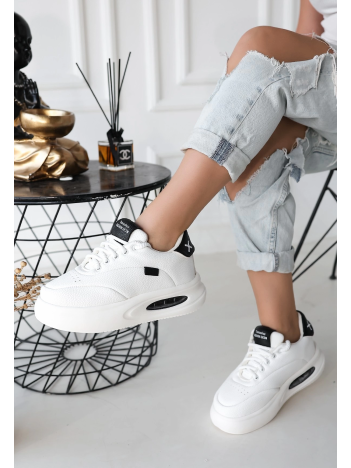 Chris Beyaz Cilt Siyah Detaylı Bağcıklı Spor Ayakkabı Chris Beyaz Cilt Siyah Detaylı Bağcıklı Spor Ayakkabı