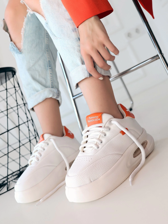 Chris Beyaz Cilt Turuncu Detaylı Bağcıklı Spor Ayakkabı Chris Beyaz Cilt Turuncu Detaylı Bağcıklı Spor Ayakkabı