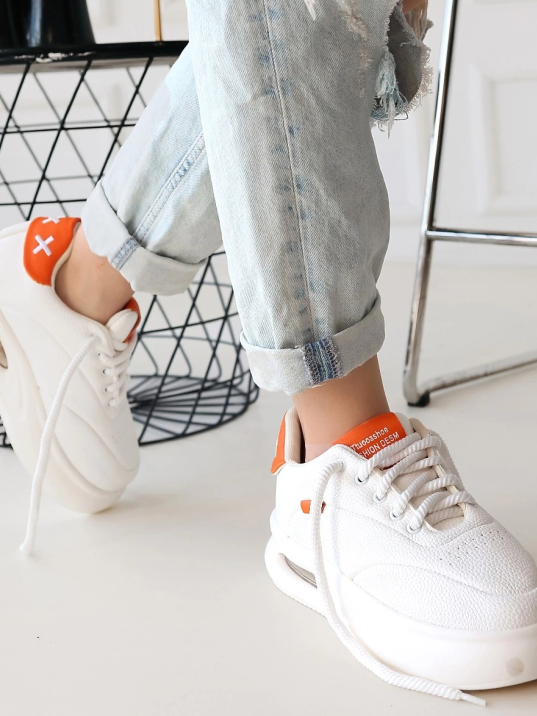 Chris Beyaz Cilt Turuncu Detaylı Bağcıklı Spor Ayakkabı Chris Beyaz Cilt Turuncu Detaylı Bağcıklı Spor Ayakkabı