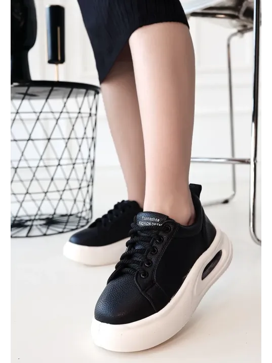 Chris Siyah Cilt Bağcıklı Spor Ayakkabı Chris Siyah Cilt Bağcıklı Spor Ayakkabı