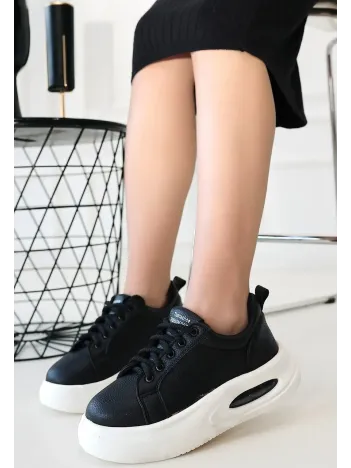 Chris Siyah Cilt Bağcıklı Spor Ayakkabı Chris Siyah Cilt Bağcıklı Spor Ayakkabı