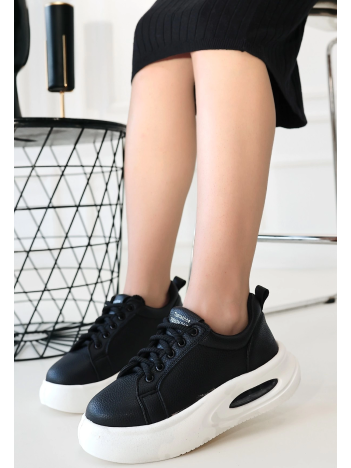 Chris Siyah Cilt Bağcıklı Spor Ayakkabı Chris Siyah Cilt Bağcıklı Spor Ayakkabı