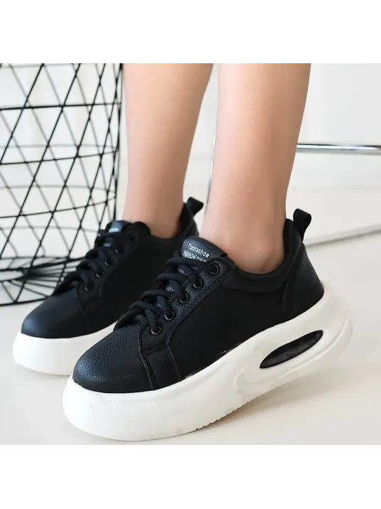 Chris Siyah Cilt Bağcıklı Spor Ayakkabı Chris Siyah Cilt Bağcıklı Spor Ayakkabı