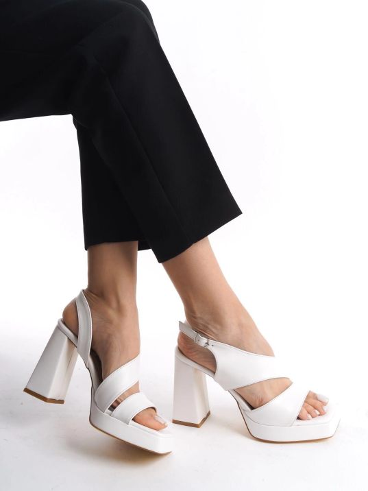 Cica Beyaz Cilt Topuklu Ayakkabı Cica Beyaz Cilt Topuklu Ayakkabı
