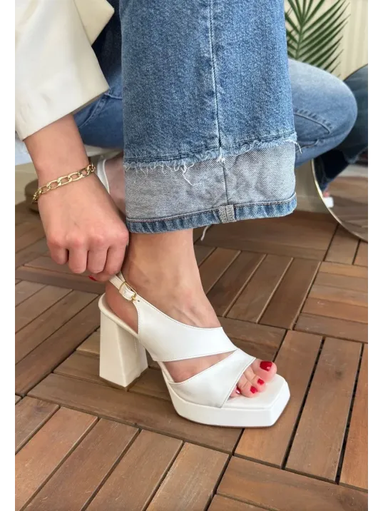 Cica Beyaz Cilt Topuklu Ayakkabı Cica Beyaz Cilt Topuklu Ayakkabı