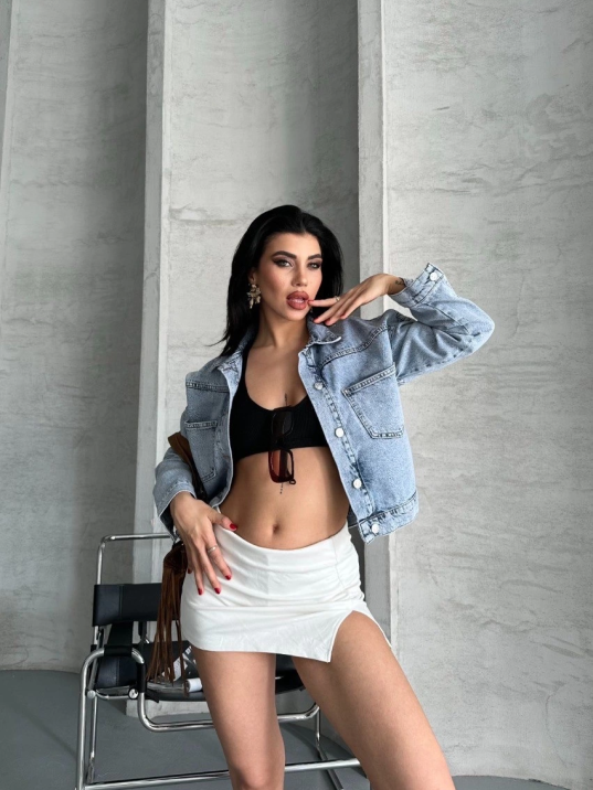 Çift cepli kol katlamalı kar yıkama crop kot ceket buz mavi d2000 Çift cepli kol katlamalı kar yıkama crop kot ceket buz mavi d2000