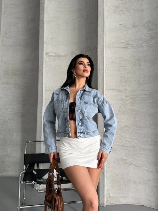 Çift cepli kol katlamalı kar yıkama crop kot ceket buz mavi d2000 Çift cepli kol katlamalı kar yıkama crop kot ceket buz mavi d2000